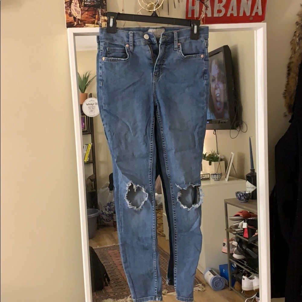 FREE PEOPLE skinny ripped jeans